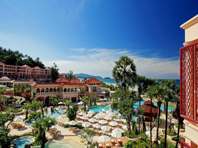 普吉岛圣塔拉海滩度假酒店 山径险峻，美景独享的度假天堂